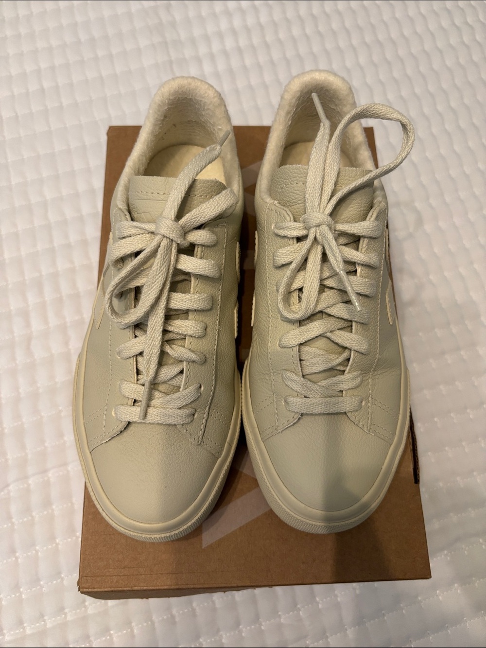 Veja Low-Top Leather Sneakers in Cream - Picture 3 of 4